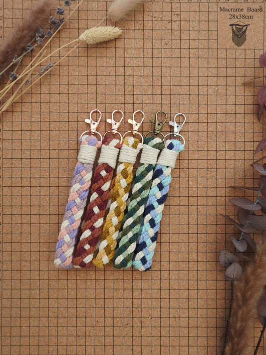 Geflochtener Anhänger "Bunt"