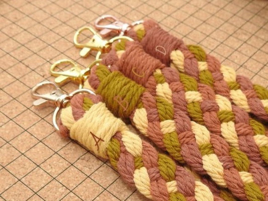 Geflochtener Anhänger "Orange"