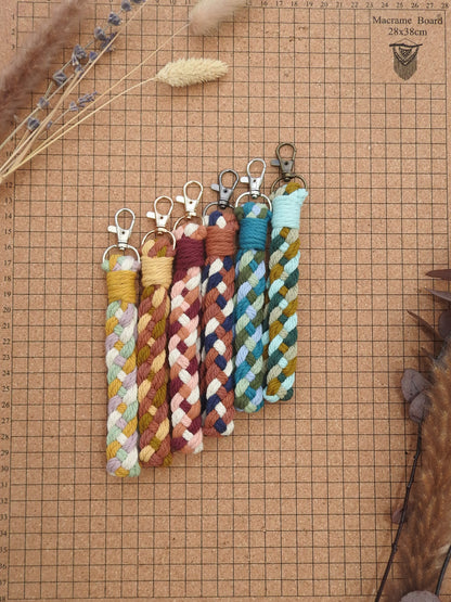 Geflochtener Anhänger "Rot"