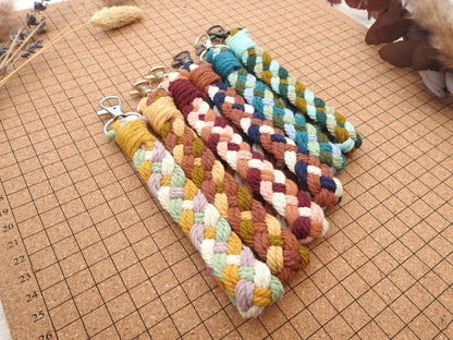 Geflochtener Anhänger "Rot"