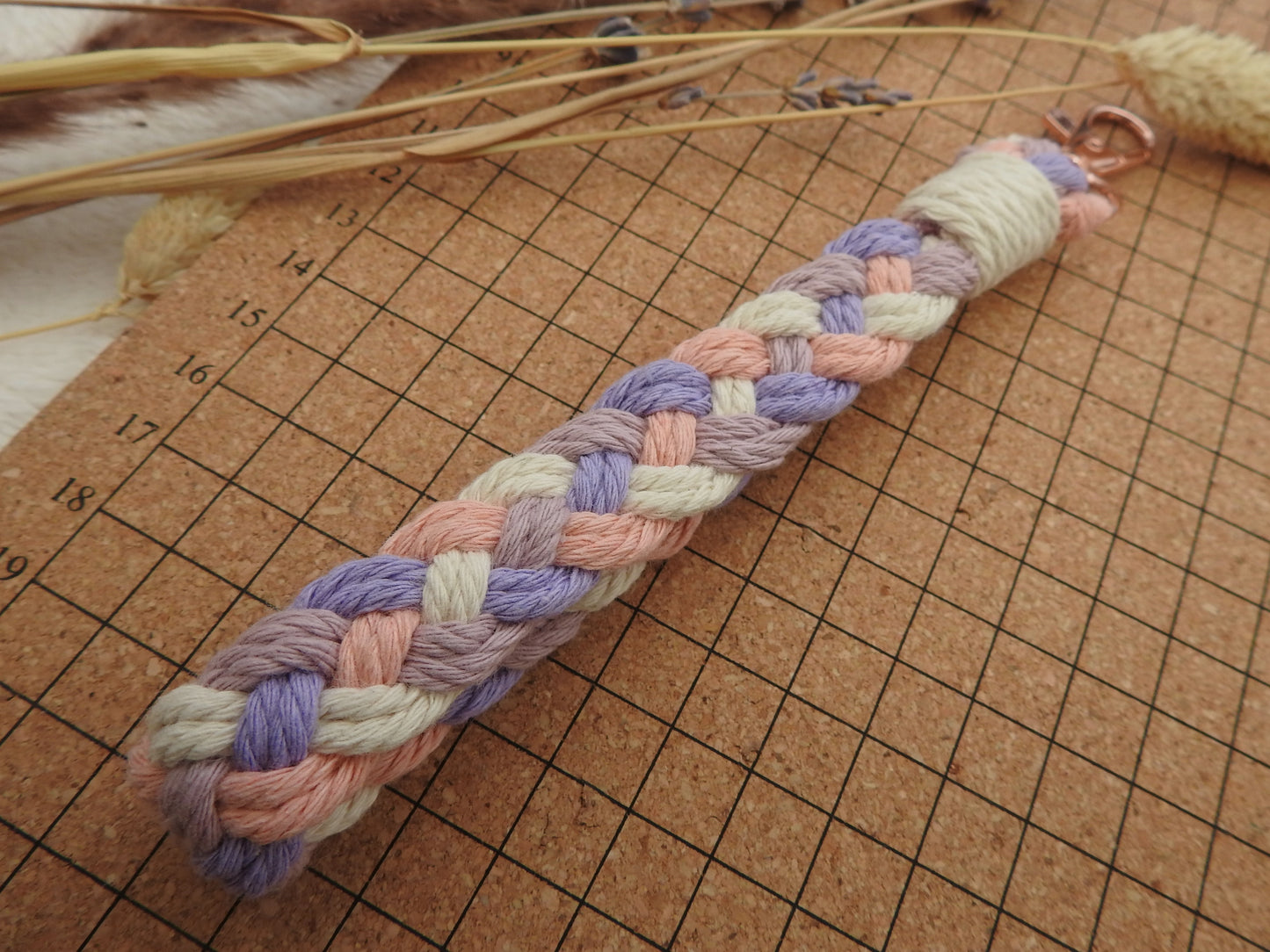 Geflochtener Anhänger "Bunt"