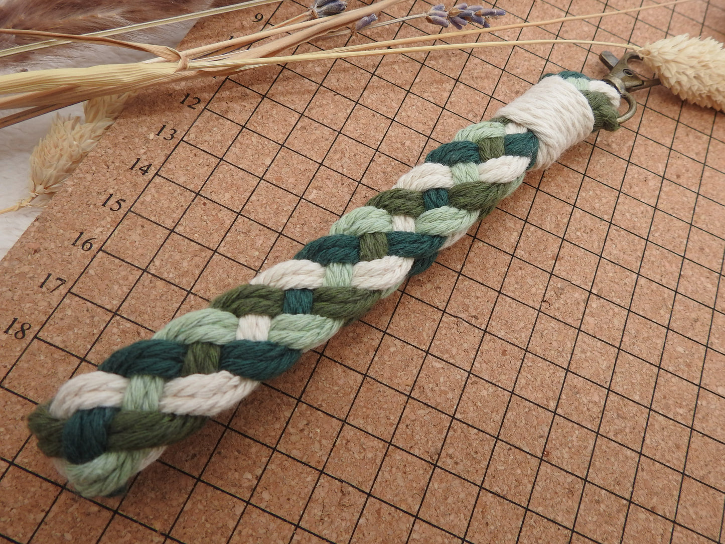 Geflochtener Anhänger "Bunt"