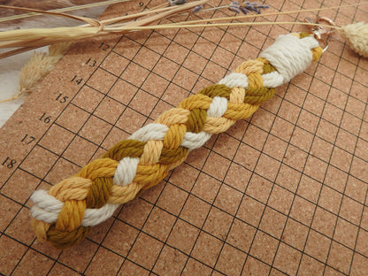 Geflochtener Anhänger "Bunt"