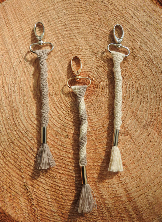 Anhänger "Twister" Beige