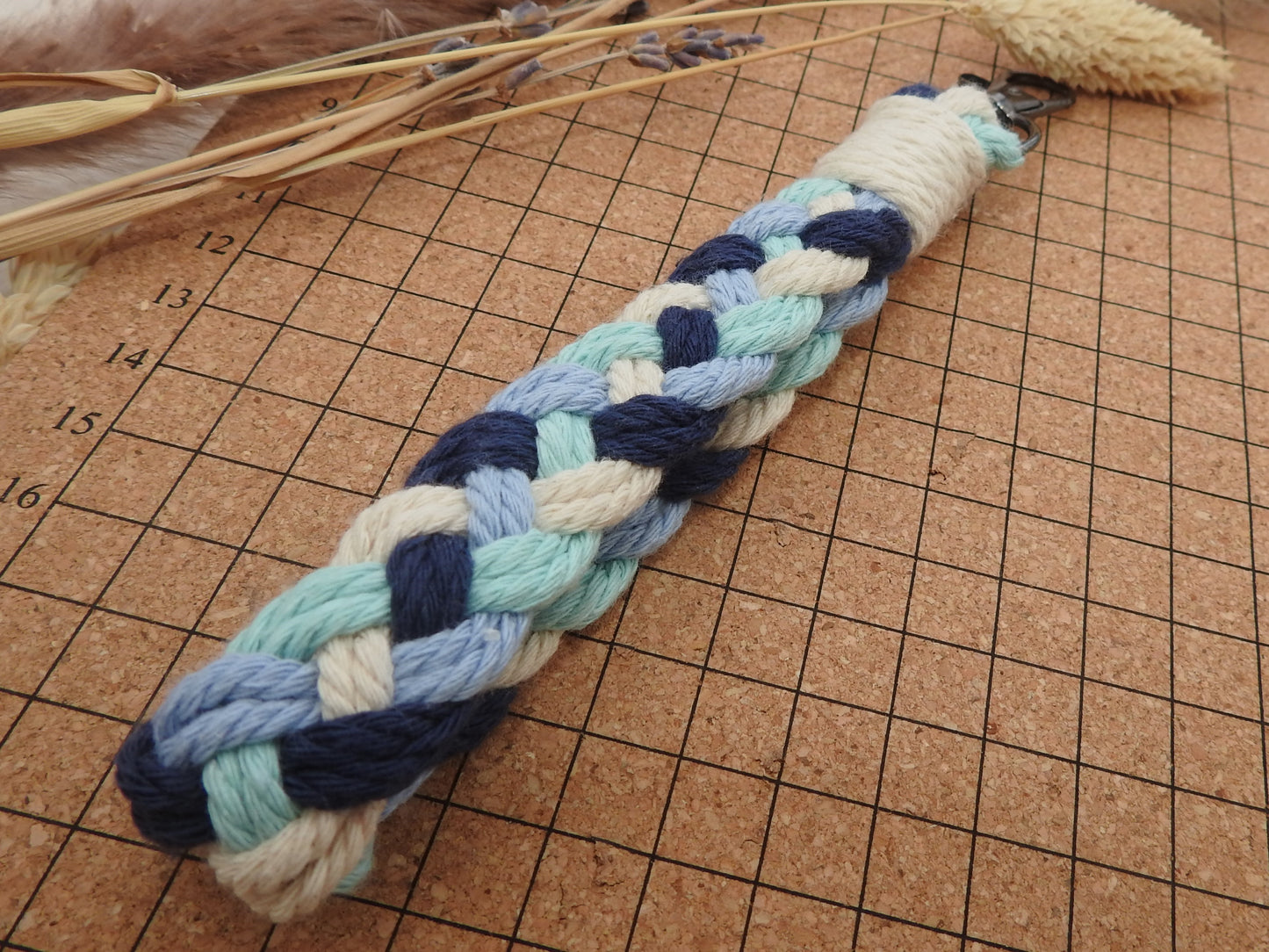 Geflochtener Anhänger "Bunt"