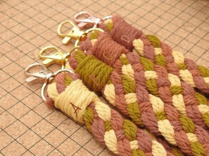 Geflochtener Anhänger "Orange"